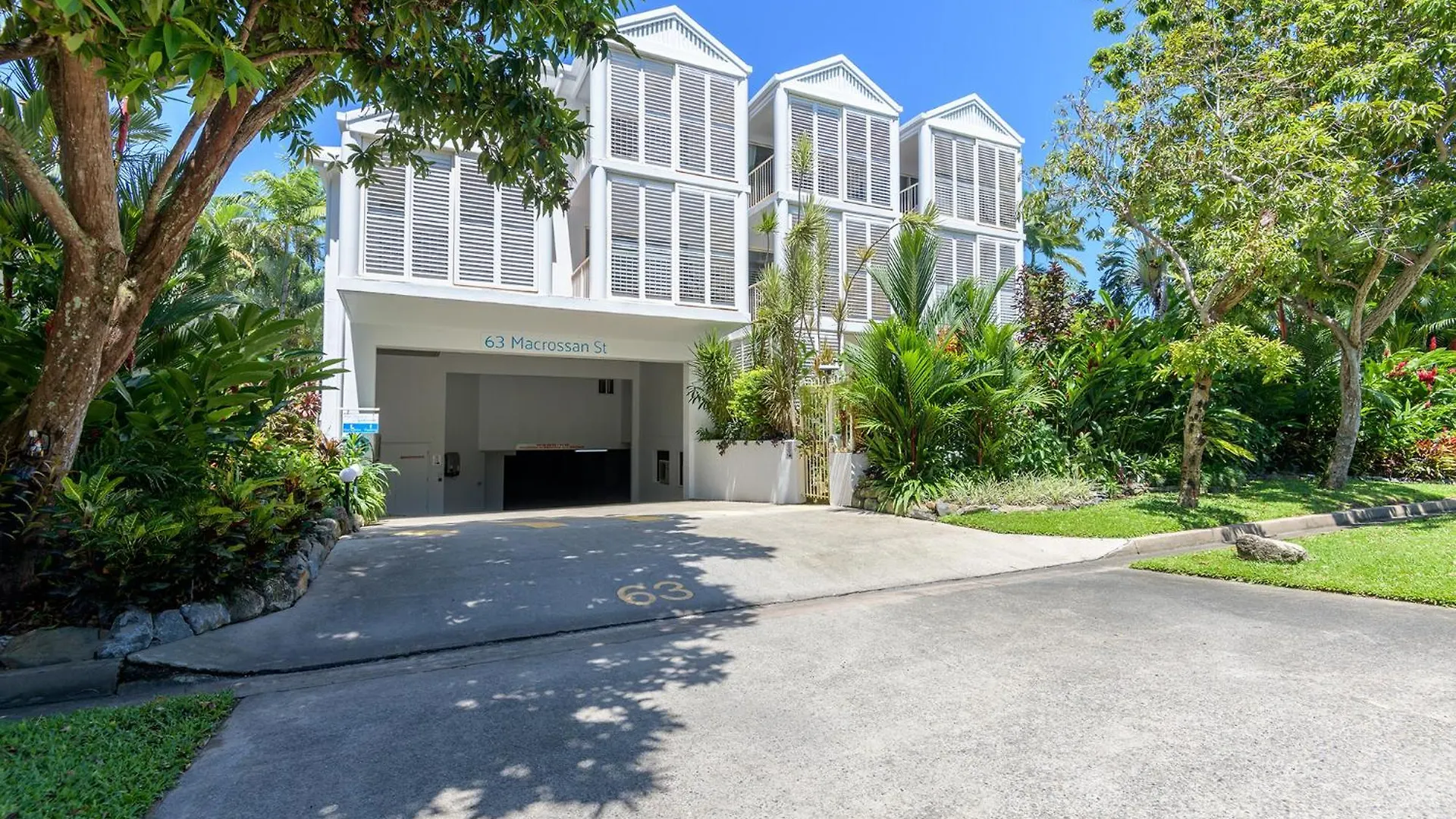 Port Douglas Apartments - Adults Only Oasis Aparthotel