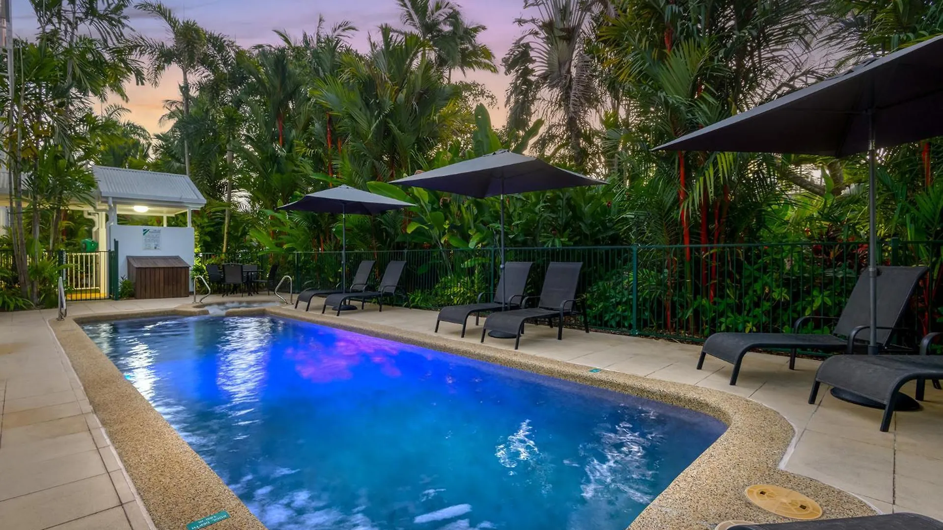 **** Aparthotel Port Douglas Apartments - Adults Only Oasis Australia