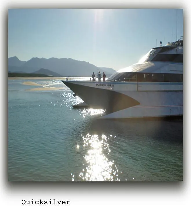 Aparthotel Port Douglas Apartments - Adults Only Oasis