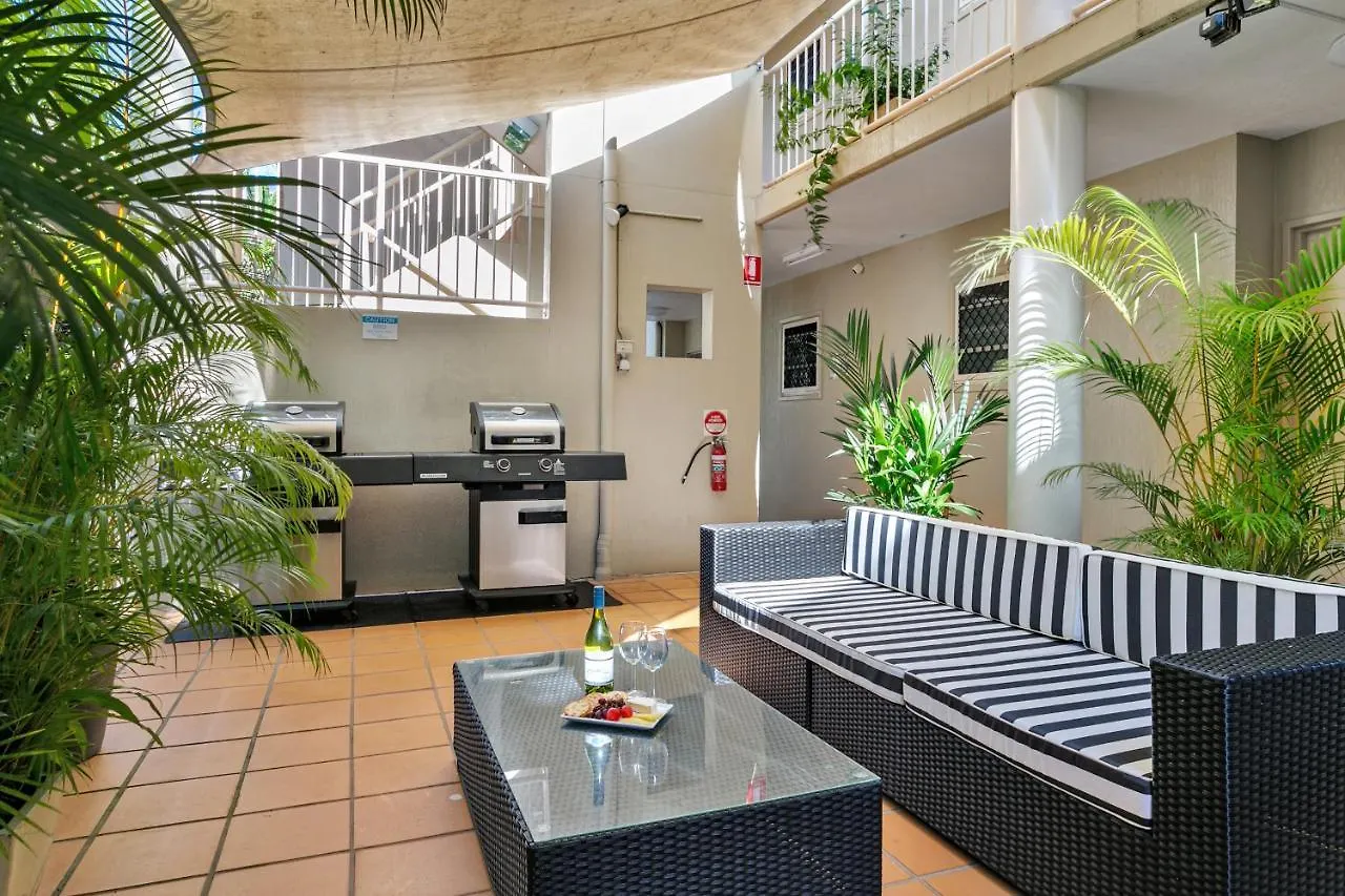 Port Douglas Apartments - Adults Only Oasis Aparthotel